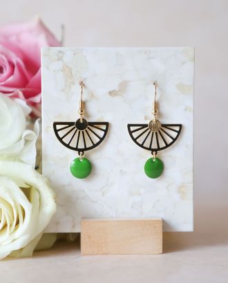 Oriane 11 Boucle d'oreille pendante fantaisie resine verte et dorée
